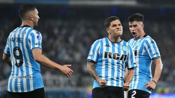 Racing lo dio vuelta con un genial Juanfer Quintero, derrotó a Corinthians y avanzó a la final de la CONMEBOL Sudamericana